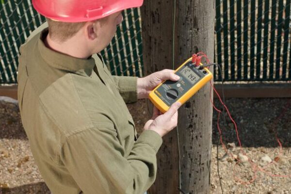 Key features Easily capture values with single-button operation 3-pole Fall-of-Potential earth testing for basic measurements 2-pole resistance measurements for added versatility Ensure accurate measurements with automatic ‘noise’ voltage detection Hazardous voltage warning offers increased user protection Clearly read and record data with a large, backlit display Rugged holster and design for tough work environments Portable size allows for easy transportation Instantly be alerted to measurements outside of your set limit, when you use the adjustable limit setting 600 V Cat II