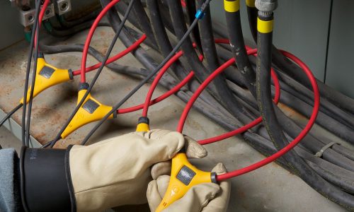 Analyzing the power quality of overheated transformer with Fluke Power Quality Analyzer & Multimeter